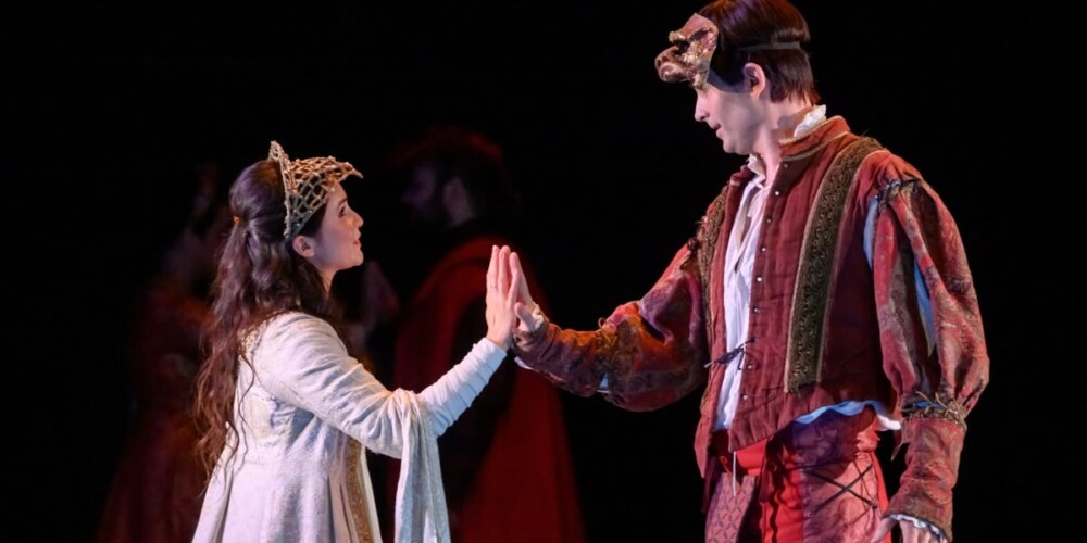 Foto portada: assaig general de 'Romeu i Julieta'. Autor: ACN.