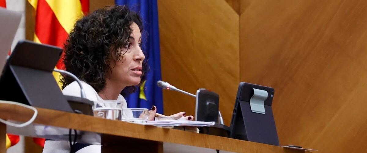 Foto portada: la tinenta d'alcaldessa Montse González, al ple d'octubre. Autor: D.Jiménez.