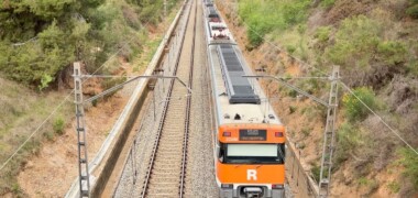 Foto portada: un tren a la R4, entre Sabadell i Terrassa. Autor: ACN