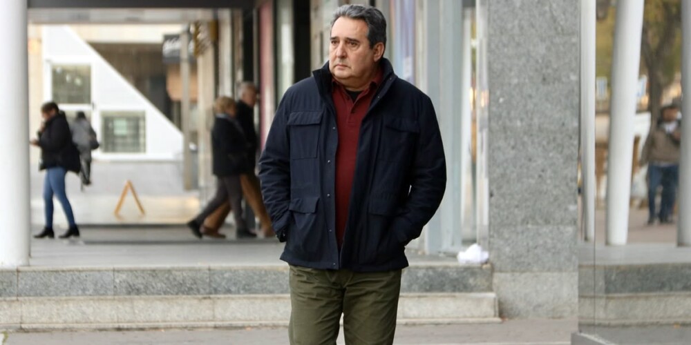 Foto portada: l'exalcalde de Sabadell, Manuel Bustos, arribant aquest dilluns als jutjats de Sabadell. Autor: ACN.
