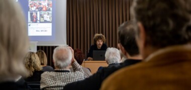 Foto portada: el professor universitari Steven Forti, al Fòrum de Democràcia Local. Autora: Alba Garcia.