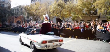 Foto portada: arribada de l'ambaixador, l'any 2022. Autora: Alba Garcia.