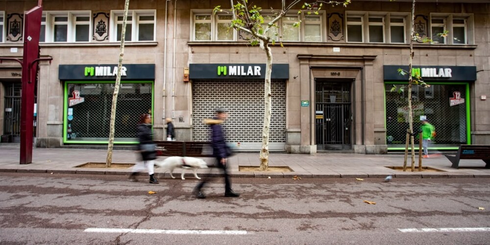 La botiga d'electrodomèstic Milar Brunet, a la Rambla, tancada, al desembre de 2023. Autora: Alba Garcia.