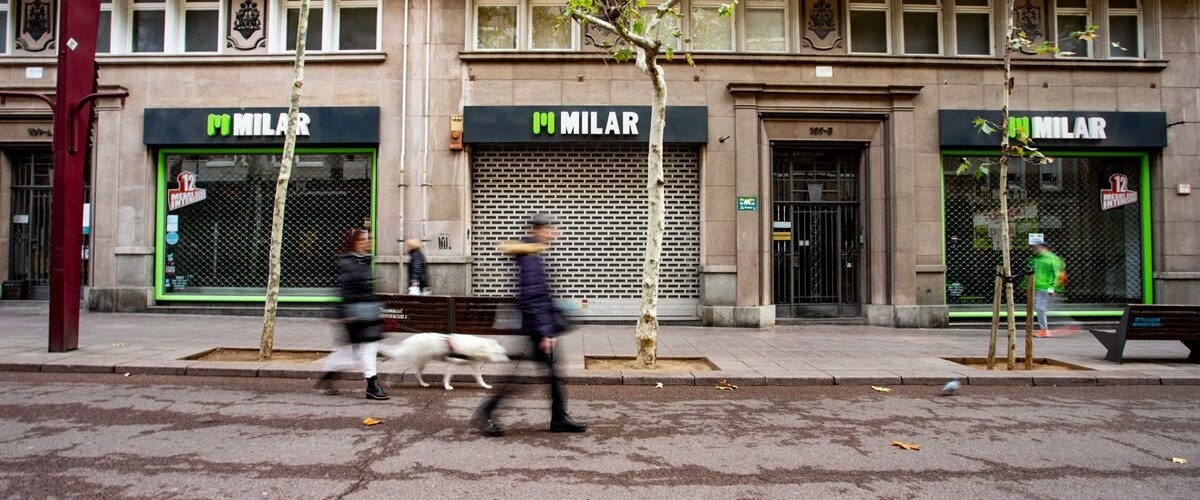 La botiga d'electrodomèstic Milar Brunet, a la Rambla, tancada, al desembre de 2023. Autora: Alba Garcia.