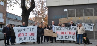 Concentració contra el trasllat de la pediatria al CAP Gràcia. Autor: Jordi M.