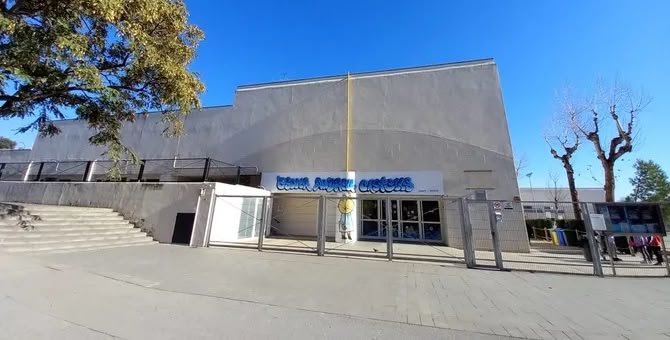 Foto portada: exterior de l'escola Andreu Castells, en una imatge d'arxiu.