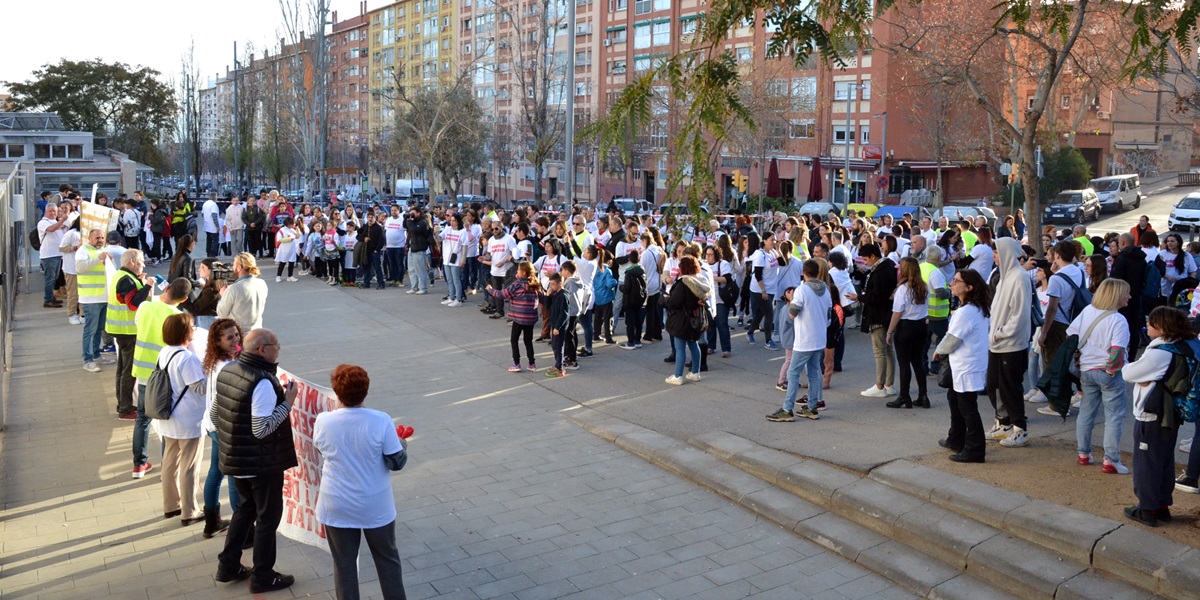 Protesta de les famílies de l'escola Andreu Castells, el 26 de gener de 2024. Autor: J.d.A.