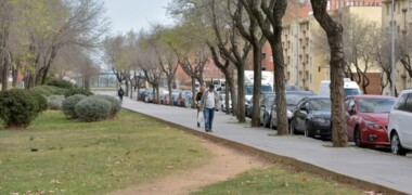 Foto portada: el carrer de l'alcalde Ribé, a Ca n'Oriac, l'any 2022. Autor: Izan Vizuete.