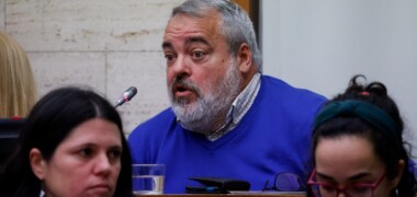 Foto portada: el concejal César Gil, en el pleno municipal de enero de 2024. Autor: David Jiménez.