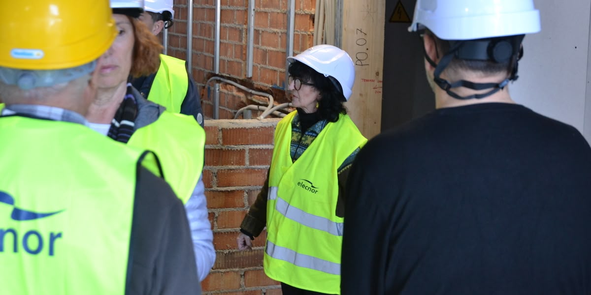 Maria Antònia Cabistany (Espai Àgora), a la visita d'obres del Centre Cívic de Sant Oleguer. Autor: Jordi M.)