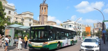 Autobus de la TUS, al centre de Sabadell. Autor: David B