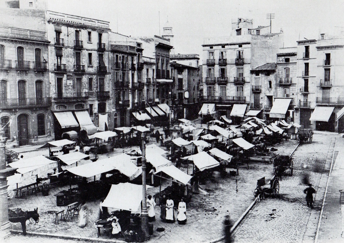 Mercat a la Plaça Major (1902). Marçal Ballús/MHS