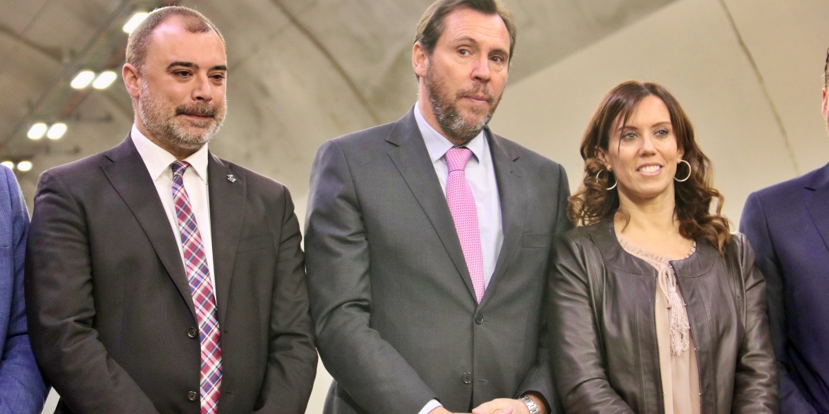 Foto portada: l'alcalde de Terrassa, Jordi Ballart, el ministre de Transports, Óscar Puente, i l'alcaldessa de Sabadell, Marta Farrés. Autor: ACN.