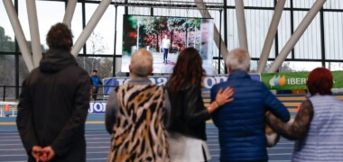 Homenatge a Carme Valero i acte per donar a conèixer el nou nom de la Pista Coberta, dedicat a l'atleta. Autora: David Jiménez.