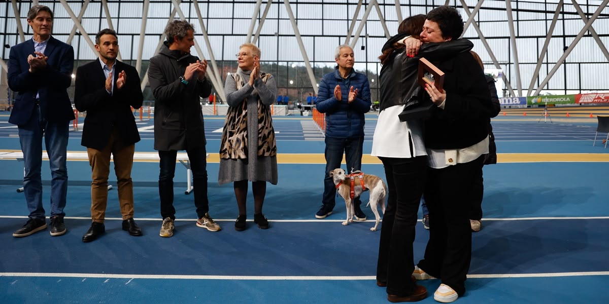 Homenatge a Carme Valero i acte per donar a conèixer el nou nom de la Pista Coberta, dedicat a l'atleta. Autora: David Jiménez.