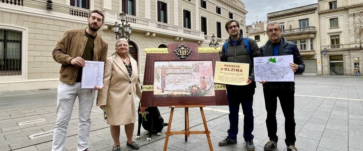L'associació cultural de Can Feu, presentant les signatures pel 'Passeig d'Olzina'. Autor: Jordi M.