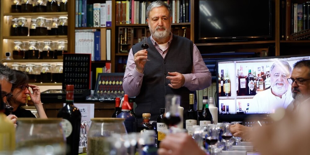 Un moment de la cata de vermuts organitzada com a presentació informal de la fira Va de Vermut. Autor: D.Jiménez.