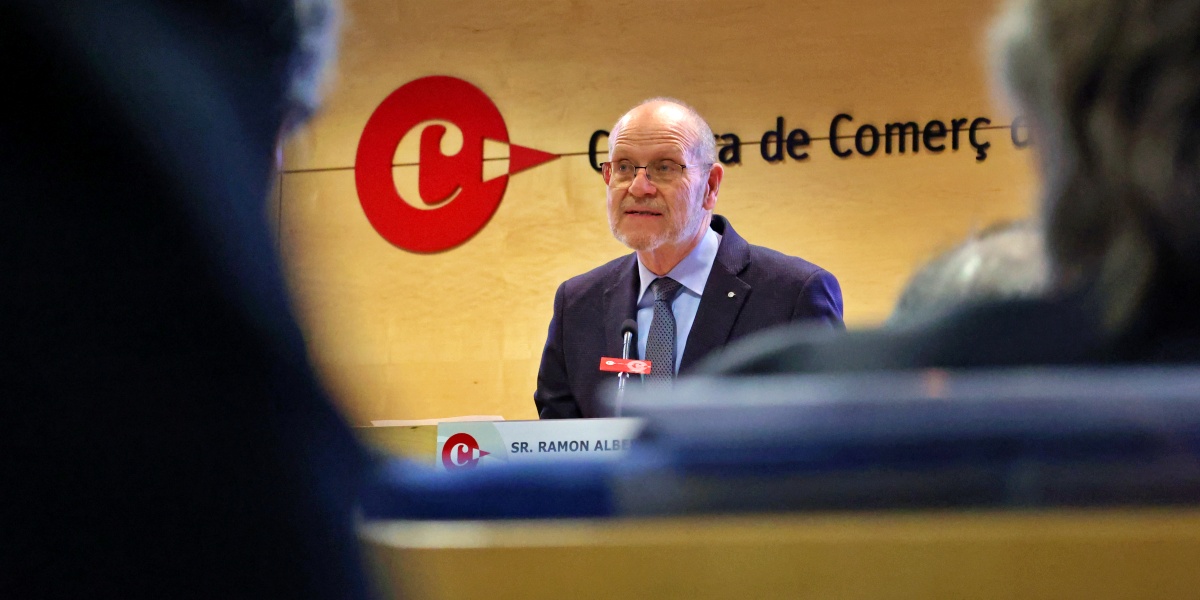 Foto portada: el president del Banc Sabadell, Josep Oliu, a la Cambra. Autora: Alba Garcia.
