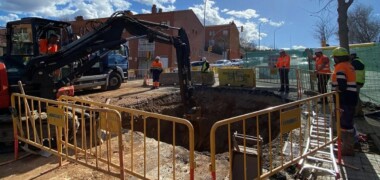Operaris d'Aigues Sabadell reparant l'avaria. Autor: cedida.