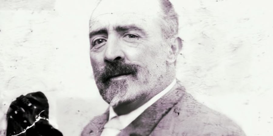 Foto portada: Josep Nicolau d'Olzina, l'any 1898.