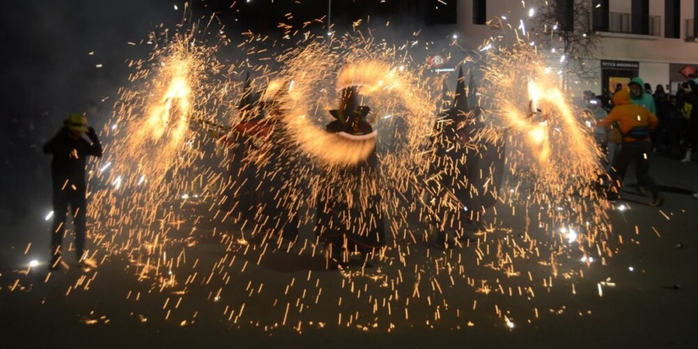 Foto portada: correfoc del Cebafoc 2022. Autor: David Bisbal.