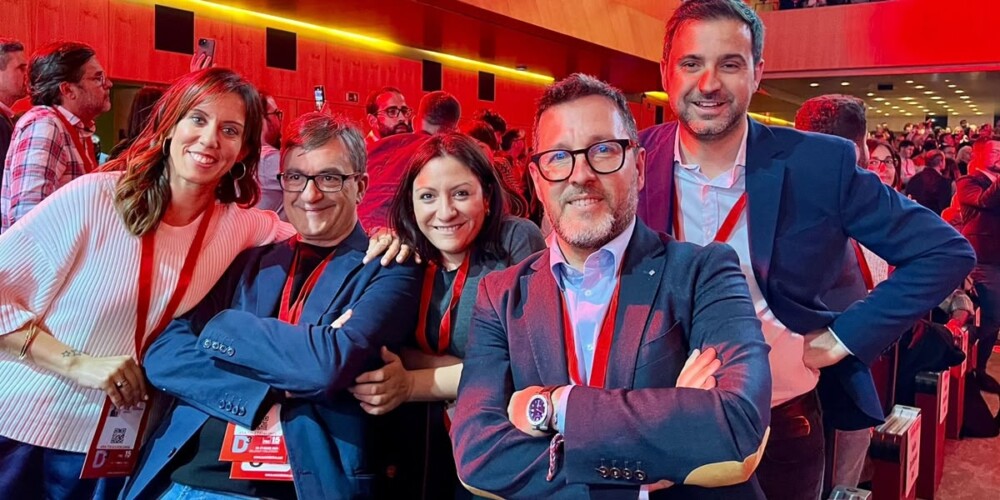 Foto portada: l'alcaldessa de Sabadell, Marta Farrés, l'exalcalde de Badia José Luis Jimeno, la responsable d'organització del PSC de Sabadell Anna Carrasco, el primer secretari comarcal i diputat al Congrés, Paco Aranda, i el tinent d'alcladessa i diputat al Parlament, Pol Gibert, el passat divendres, quan va arrencar el Congrés del PSC. Autor: PSC Sabadell via X.