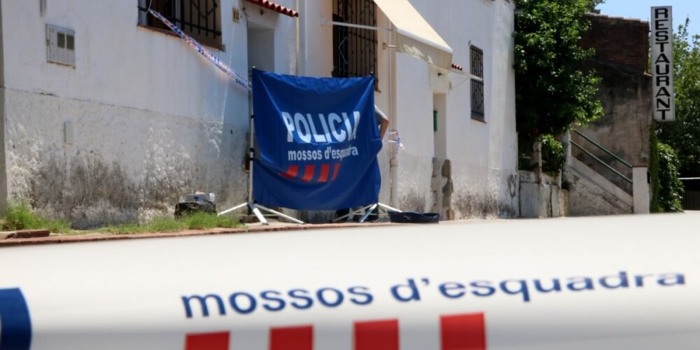 Foto portada: domicili d'Alella on es va produïr l'assalt entre bandes rivals de narcotraficants. Autor: ACN.