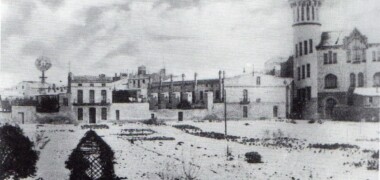 El Camp de la Sang nevat (1927) poc abans de la la construcció del Mercat Central.