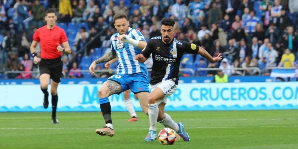 El Sabadell frega la campanada i treu un punt d’or de Riazor