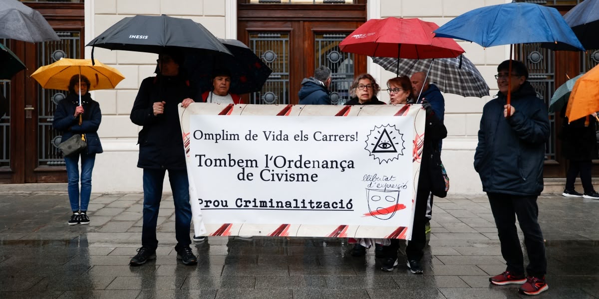 Concentració contra la nova ordenança, a la plaça Sant Roc. Autor: David Jiménez. 