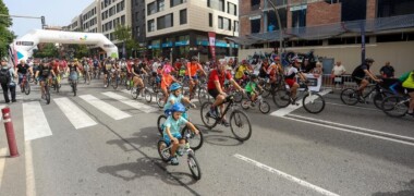 Foto portada: sortida de la pedalada de Festa Major, l'any 2023. Autora: Alba Garcia Barcia.