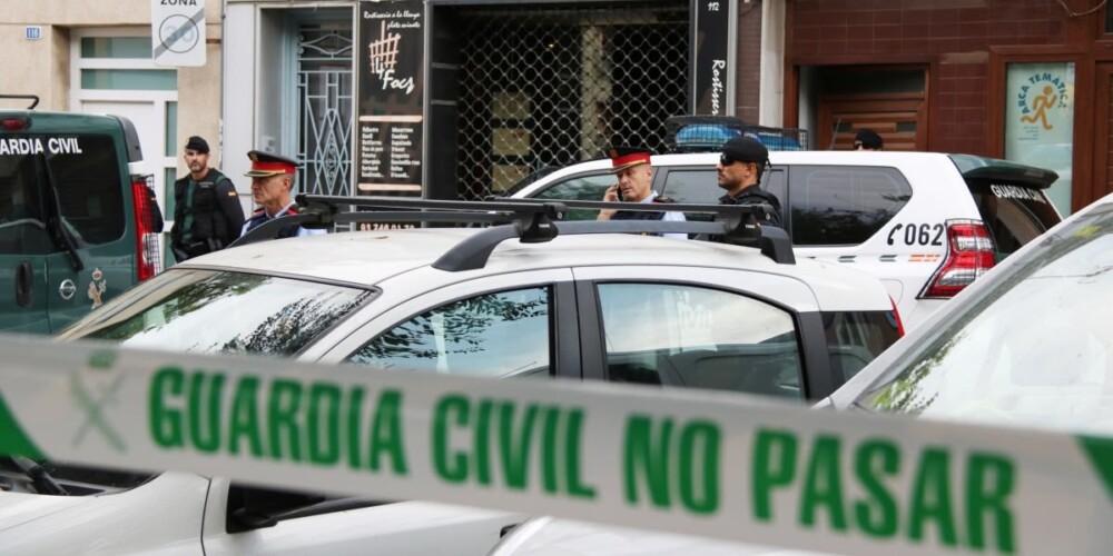 Foto de porFoto de portada: agents de la Guàrdia Civil i dels Mossos d'Esquadra, el 23 de setembre de 2019 a Sabadell, en el marc de les detencions de l'Operació Judes. Autor: ACN.tada: agents de la Guàrdia Civil i dels Mossos d'Esquadra, el 23 de setembre de 2019 a Sabadell, en el marc de les detencions del cas. Autor: ACN.