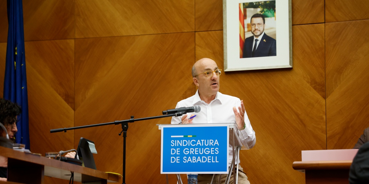 El Síndic Municipal de Greuges Josep Escartín, al ple d'abril de 2024. Autor: David Jiménez.