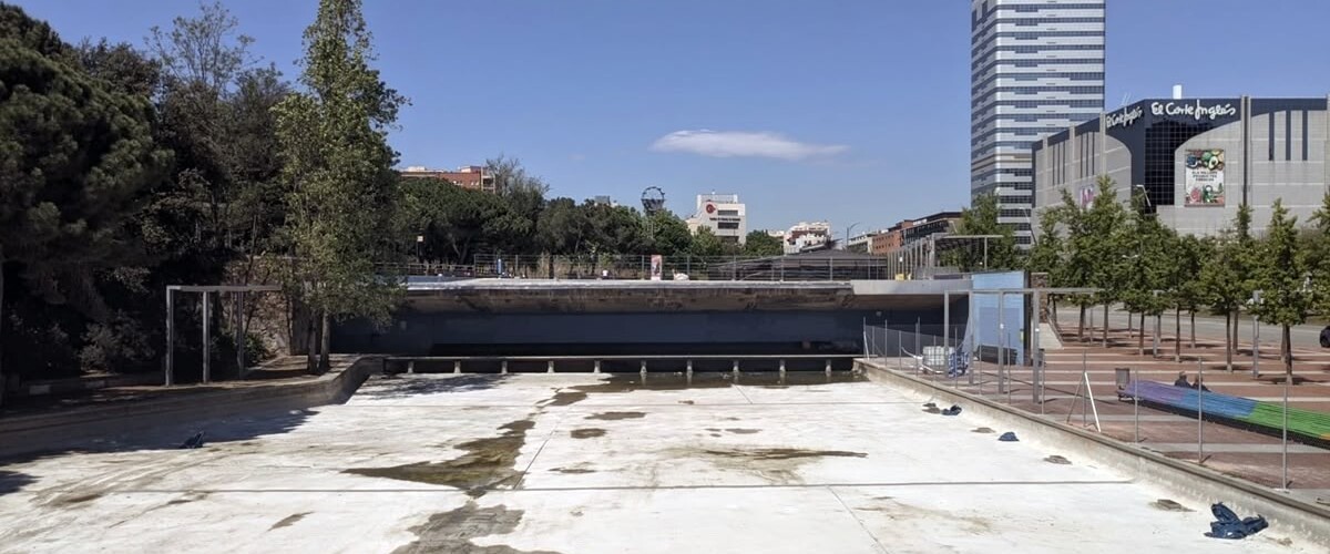 El llac del parc de Catalunya, gairebé sec, el 24 d'abril de 2024. Autor: J.d.A.