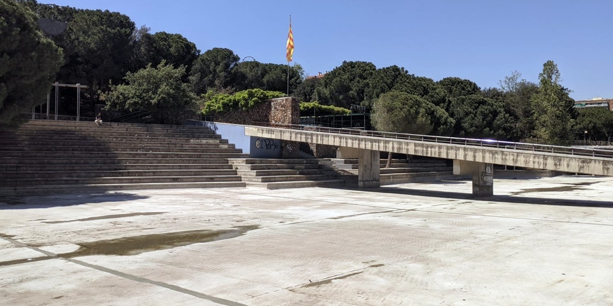 El llac del parc de Catalunya, gairebé sec, el 24 d'abril de 2024. Autor: J.d.A.