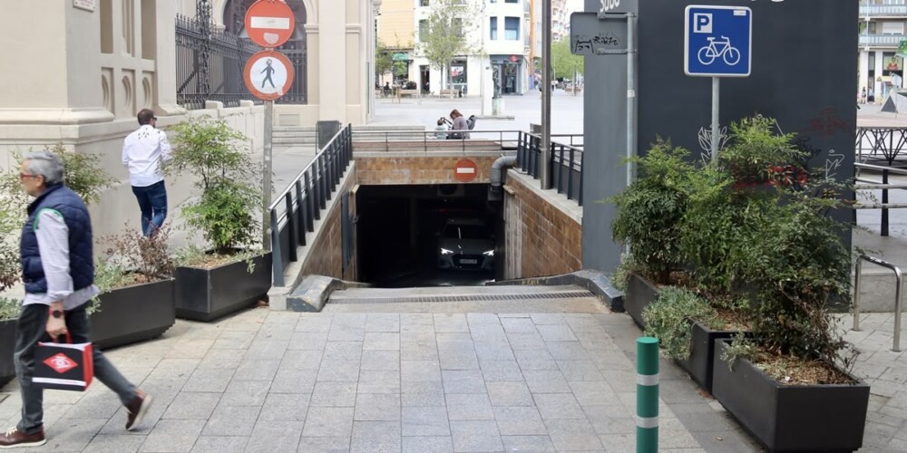 Sortida del pàrquing de Saba, al carrer del Sol. Autor: ACN.