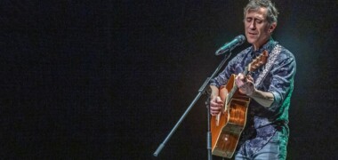 El guitarrista Pol Cruells va posar punt i final a l'acte amb la seva cançó 'Si ets de Sabadell'. Autor: J.Peláez.