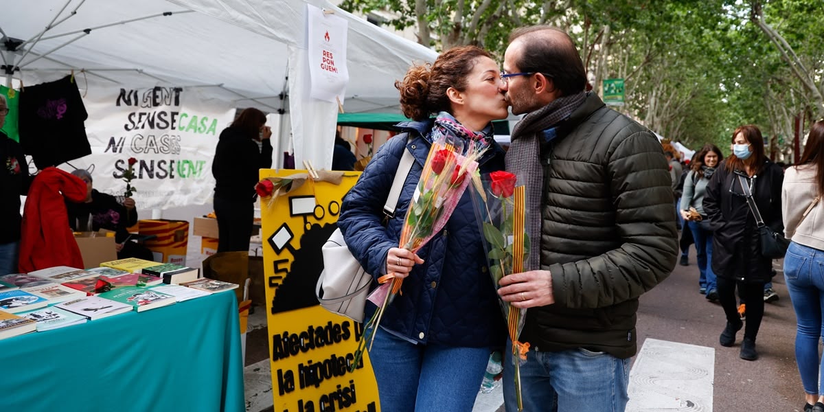 Sant Jordi, dia de petons. Autor: D.J.