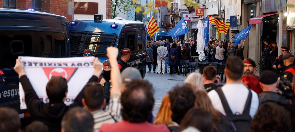 Tensió continguda a l’acte d’Aliança Catalana