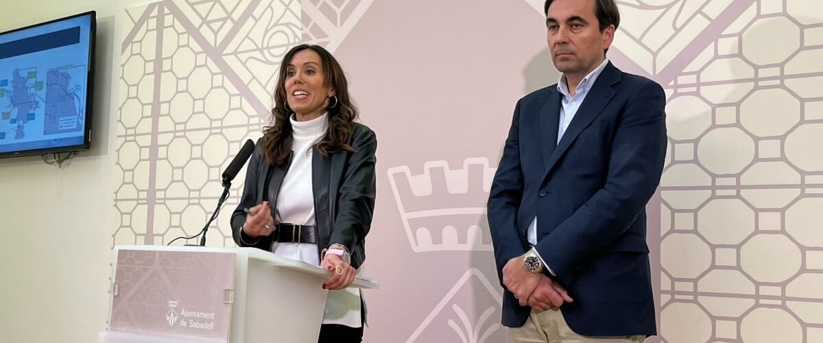 Marta Farrés, alcaldessa, i Enric Blasco, president de CASSA, a la presentació de les obres per ampliar la xarxa d'aigua freàtica. Autor: Jordi M.