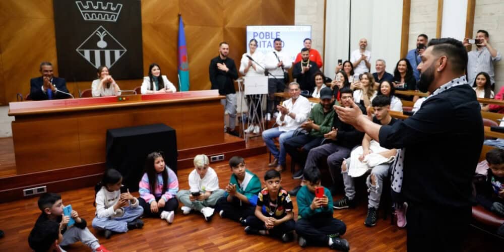 Dia Internacional Poble Gitano 2024 a l'Ajuntament.