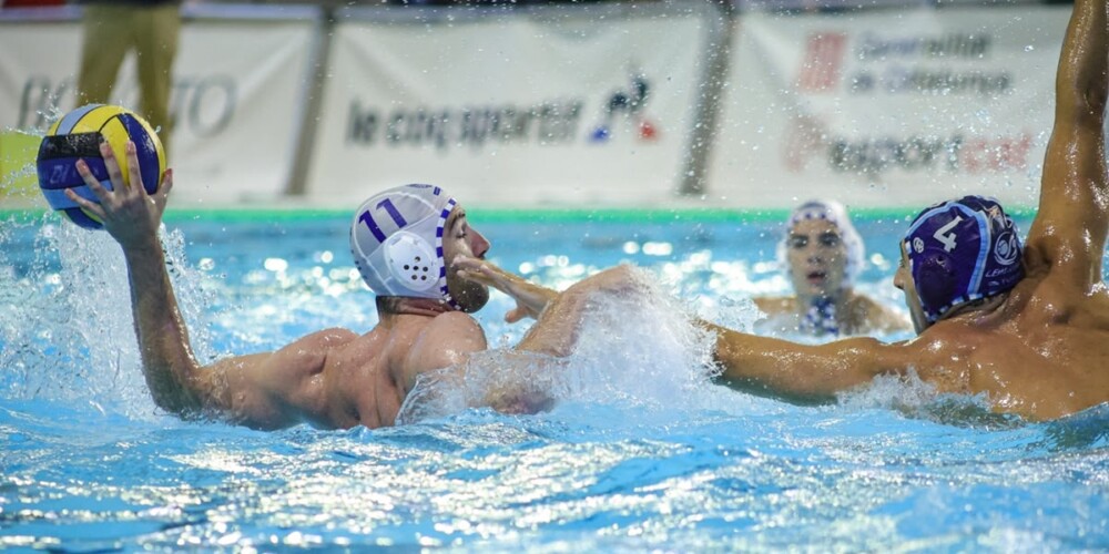 Foto portada: el waterpolista del CN Sabadell Blai Mallarach, aquest diumenge. Autor: RFEN.
