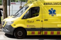 Una ambulàcia del SEM, a les portes del Parc Taulí, en una imatge d'arxiu. Autora: Alba Garcia.