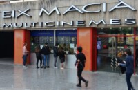 Foto portada: els cinemes de l'Eix Macià, en una imatge d'arxiu. Autor: David B.