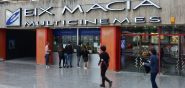 Foto portada: els cinemes de l'Eix Macià, en una imatge d'arxiu. Autor: David B.