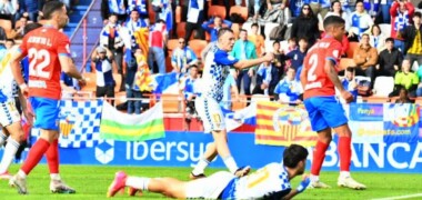 Vladys, en la celebració de l'1-1 davant el Lugo. Autor: CES via X