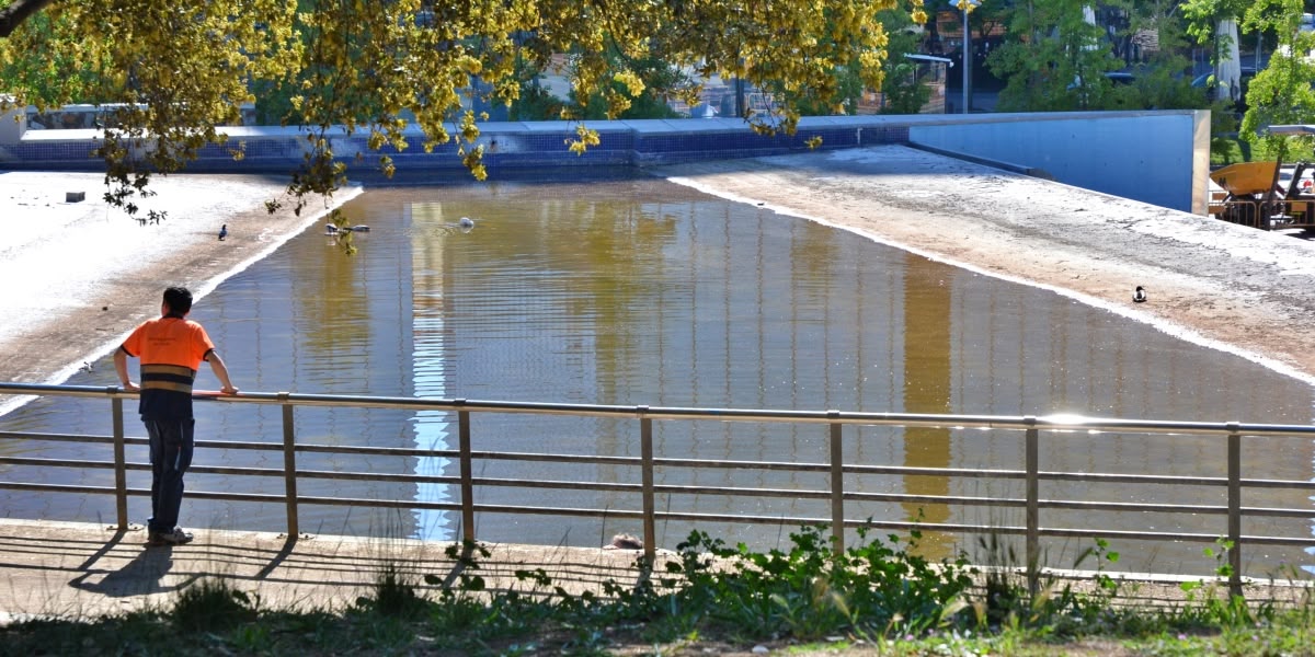 El llac de dalt, aquest matí, encara amb una mica d'aigua. Autor: J.d.A. 