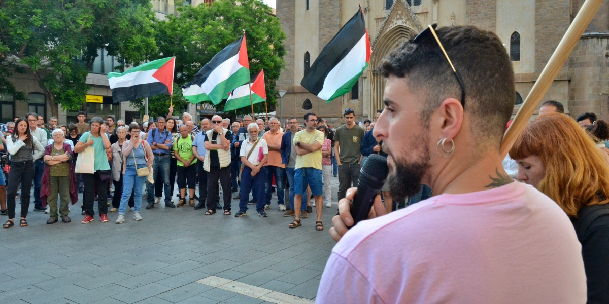 Unes 200 persones es concentren de nou contra el “genocidi” d’Israel a Palestina