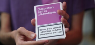Material informatiu de l'Observatori contra la LGTBIfòbia.