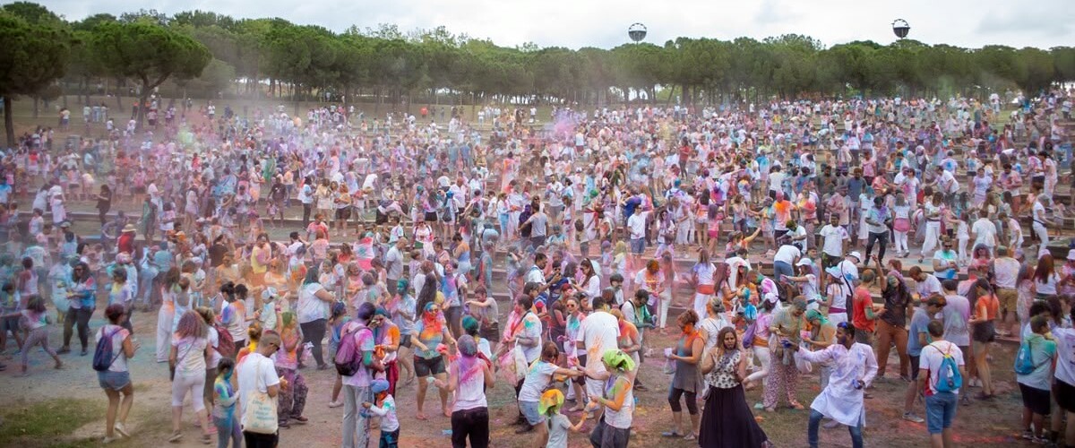 Celebració de la festa Holi, el 30 de juny de 2024. Autora: Alba Garcia Barcia.
